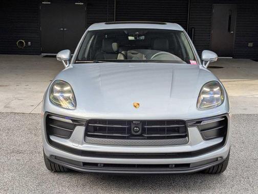 2026 Porsche Macan AWD