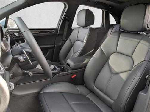 Dolomite Silver Metallic 2026 Porsche Macan Macan