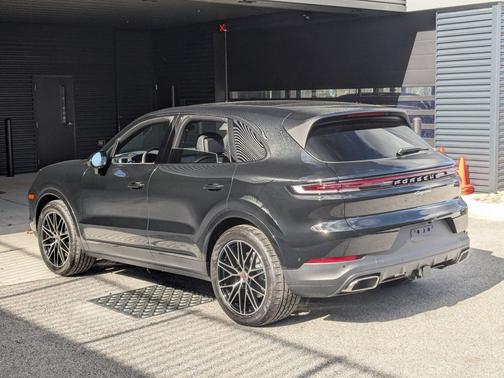 Chromite Black Metallic 2026 Porsche Cayenne Cayenne