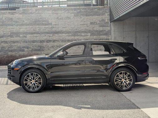 Chromite Black Metallic 2026 Porsche Cayenne Cayenne