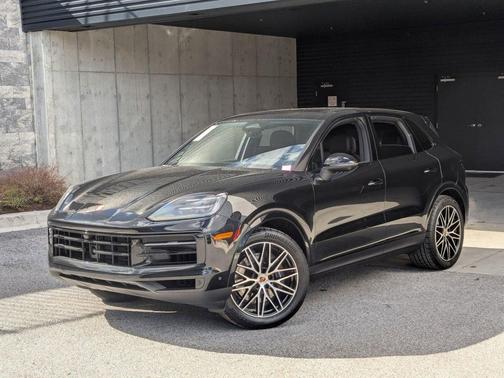 Chromite Black Metallic 2026 Porsche Cayenne Cayenne