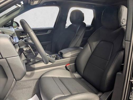 Chromite Black Metallic 2026 Porsche Cayenne Cayenne