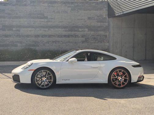 2025 Porsche 911 Carrera GTS