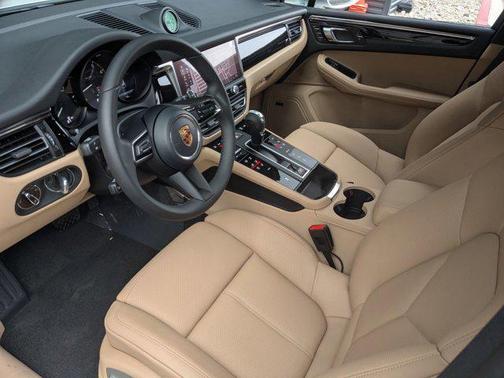 2026 Porsche Macan AWD