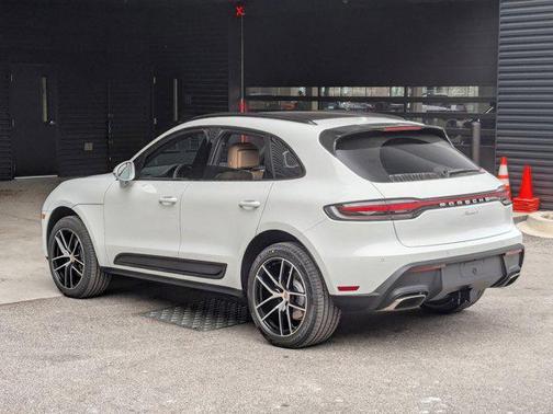 2026 Porsche Macan AWD