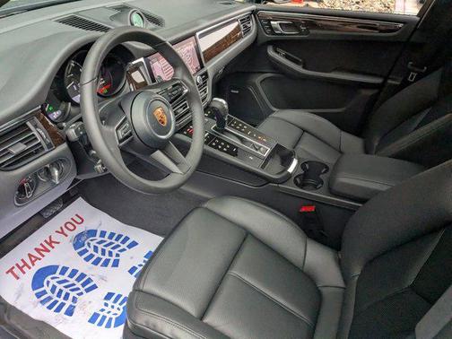 2026 Porsche Macan AWD