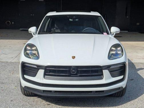 2026 Porsche Macan AWD