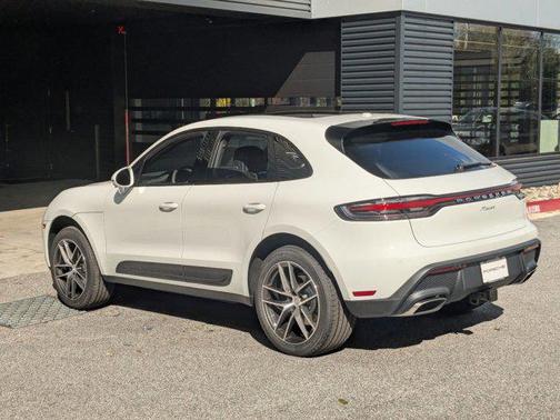 2026 Porsche Macan AWD