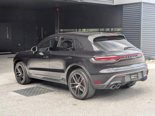 Jet Black Metallic 2023 Porsche Macan