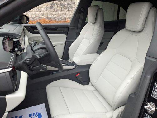 2026 Porsche Macan 4