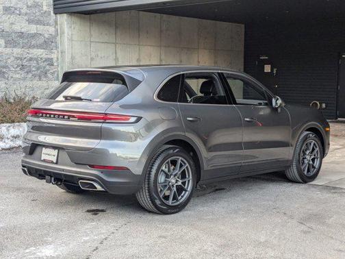 2025 Porsche Cayenne AWD