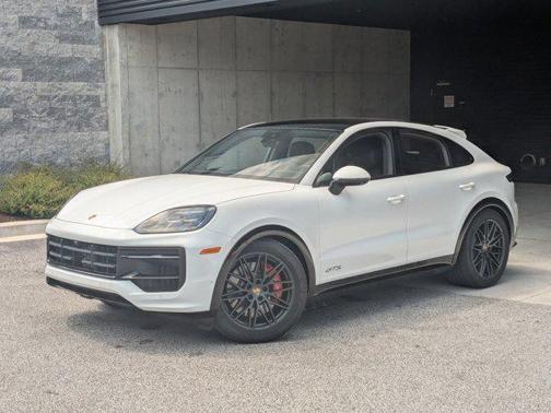2025 Porsche Cayenne GTS