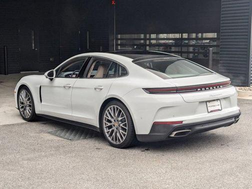 2025 Porsche Panamera 4