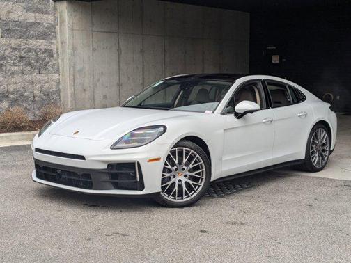 2025 Porsche Panamera 4