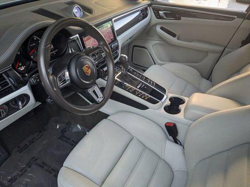 2021 Porsche Macan Turbo