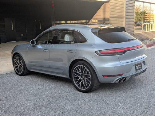 2021 Porsche Macan Turbo