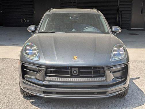 Volcano Grey Metallic 2026 Porsche Macan Macan
