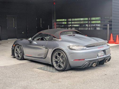 2025 Porsche 718 Spyder RS