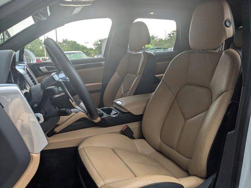 2016 Porsche Cayenne Base