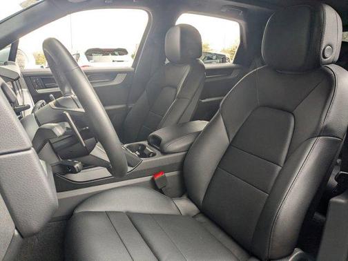 2024 Porsche Cayenne AWD
