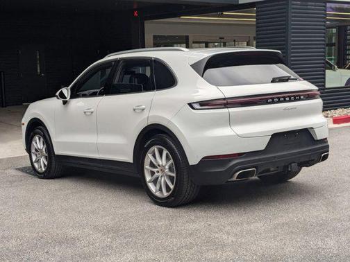 2024 Porsche Cayenne AWD