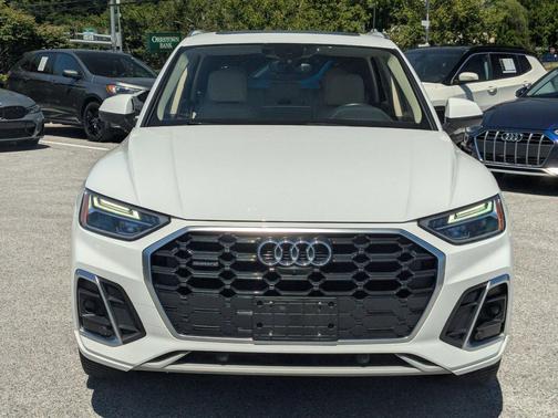 Ibis White 2022 Audi Q5 45 S line Premium Plus