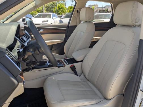 Ibis White 2022 Audi Q5 45 S line Premium Plus