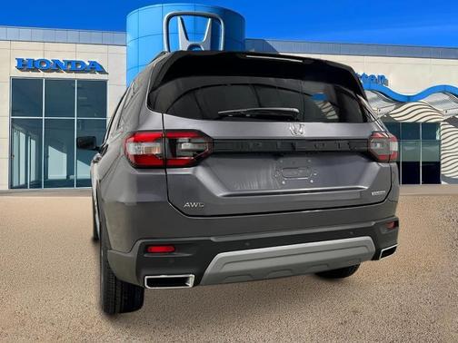 2025 Honda Pilot Touring 8-Passenger