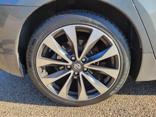 2017 Nissan Maxima 3.5 SR