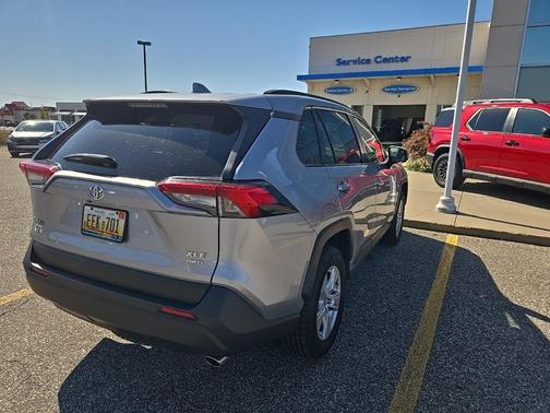 2020 Toyota RAV4 XLE