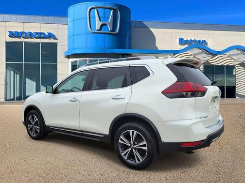 Pearl White 2018 Nissan Rogue SL