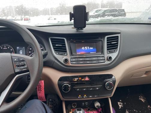 2017 Hyundai TUCSON SE