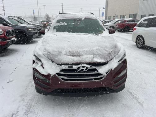 2017 Hyundai TUCSON SE