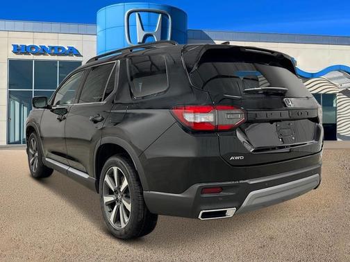 2025 Honda Pilot Touring 8-Passenger