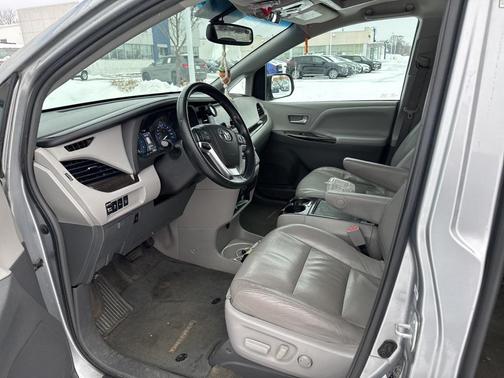 2015 Toyota Sienna SE