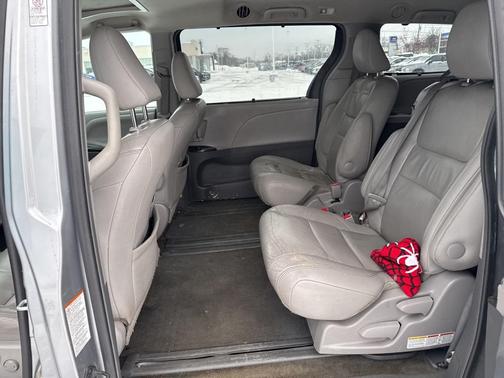 2015 Toyota Sienna SE