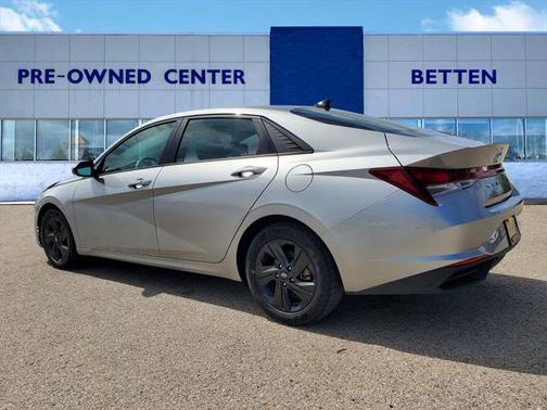 2021 Hyundai ELANTRA SEL