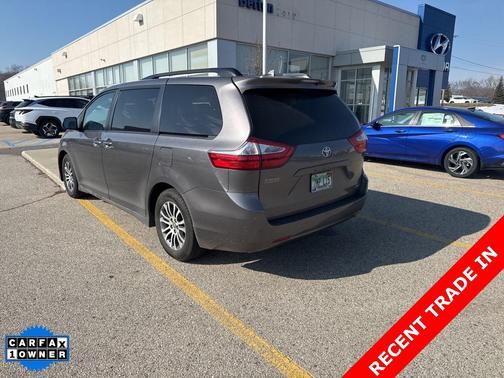 2018 Toyota Sienna XLE