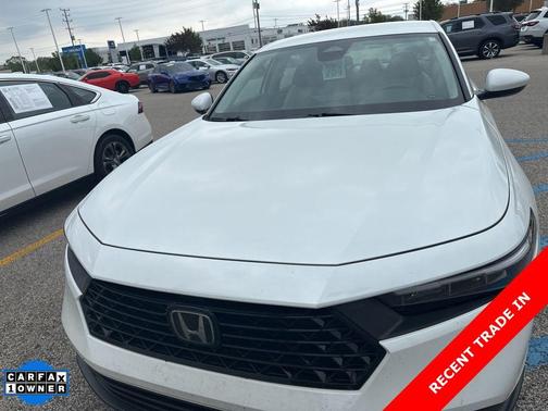 Platinum White Pearl 2024 Honda Accord LX 1.5T