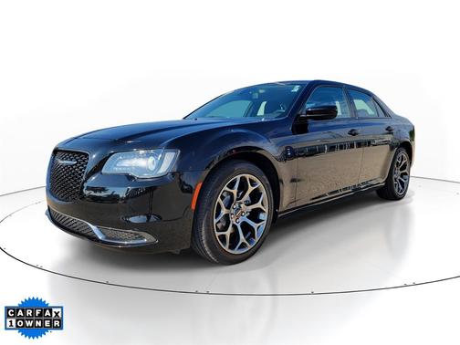 2018 Chrysler 300 Touring