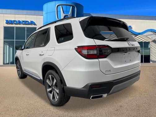 2025 Honda Pilot Touring 8-Passenger