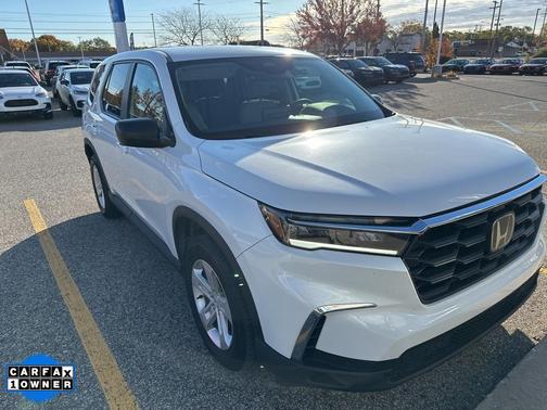 2023 Honda Pilot AWD LX