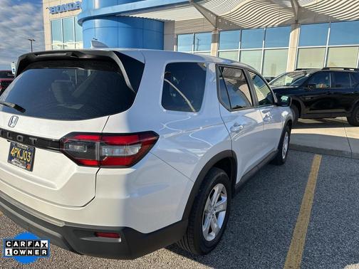 2023 Honda Pilot AWD LX