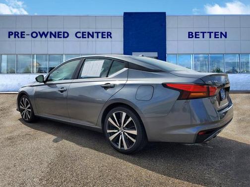 2022 Nissan Altima SR FWD