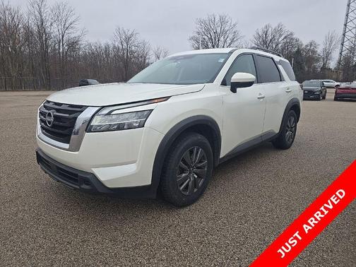 2022 Nissan Pathfinder SV 4WD