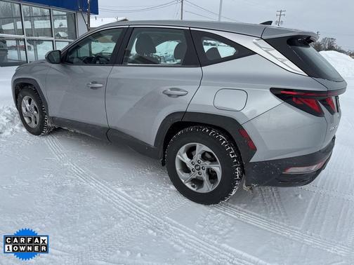 2022 Hyundai TUCSON SE