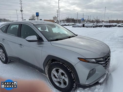 2022 Hyundai TUCSON SE
