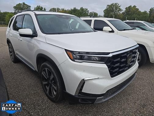 2023 Honda Pilot Touring 8-Passenger