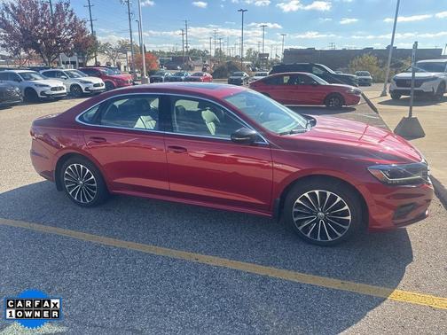 2022 Volkswagen Passat 2.0T Limited Edition