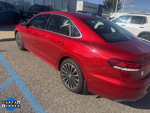 2022 Volkswagen Passat 2.0T Limited Edition